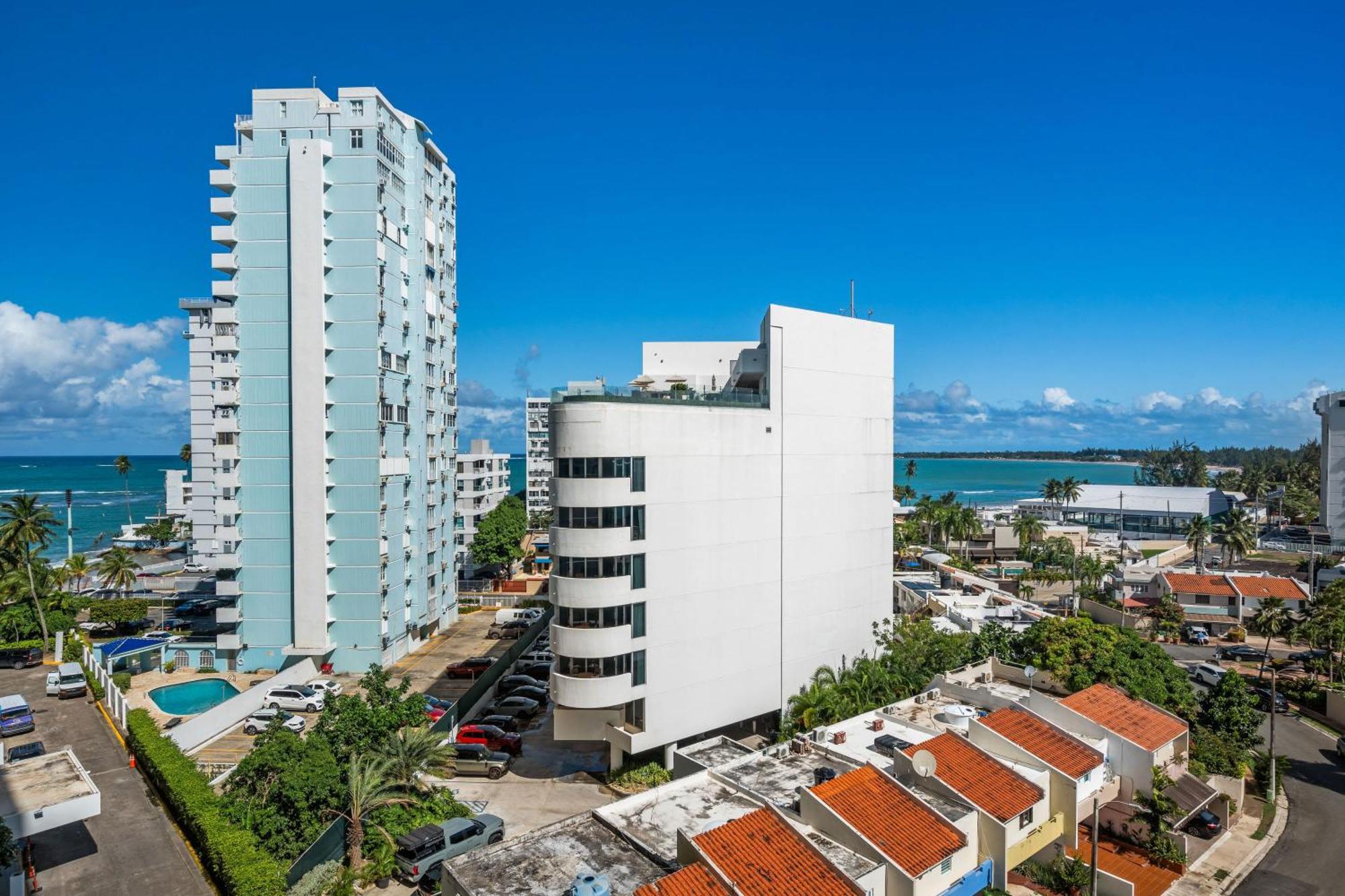 Esj Towers By Chana San Juan Exterior photo